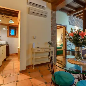 https://charminghomesgranada-apartamento-granada-romantica.es-andalucia.com